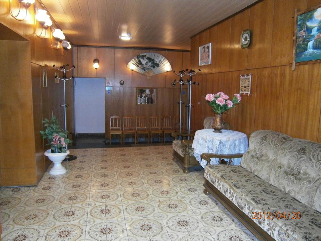Auberge de jeunesse White House Puhkemaja à Uulu Extérieur photo