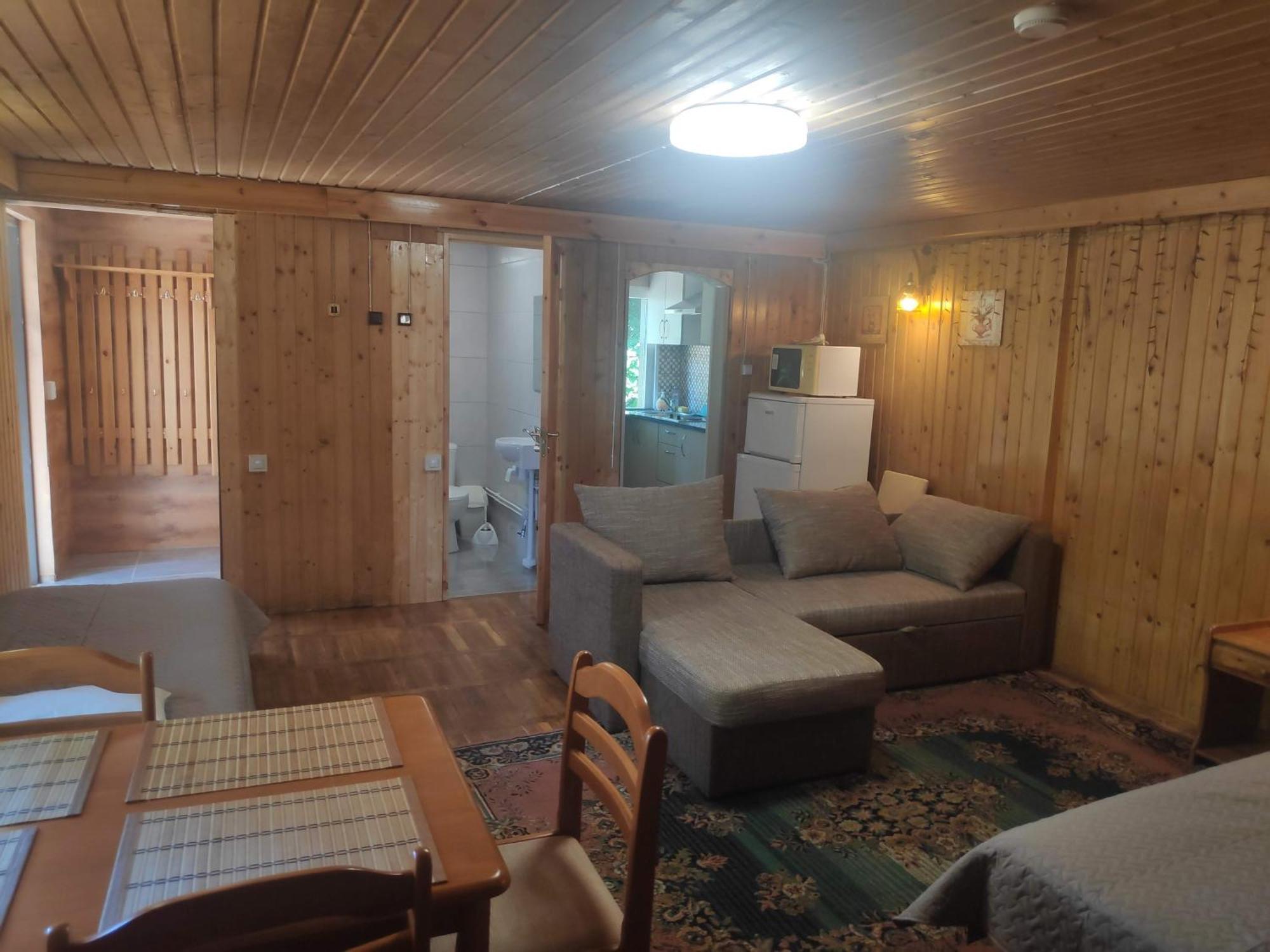Auberge de jeunesse White House Puhkemaja à Uulu Extérieur photo